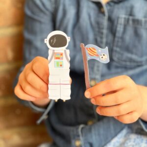 Kids craft kit to make an Astronaut peg doll