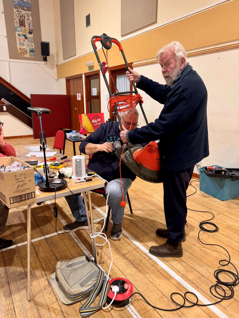 Seaboard Centre Repair Cafe lawnmower fix
